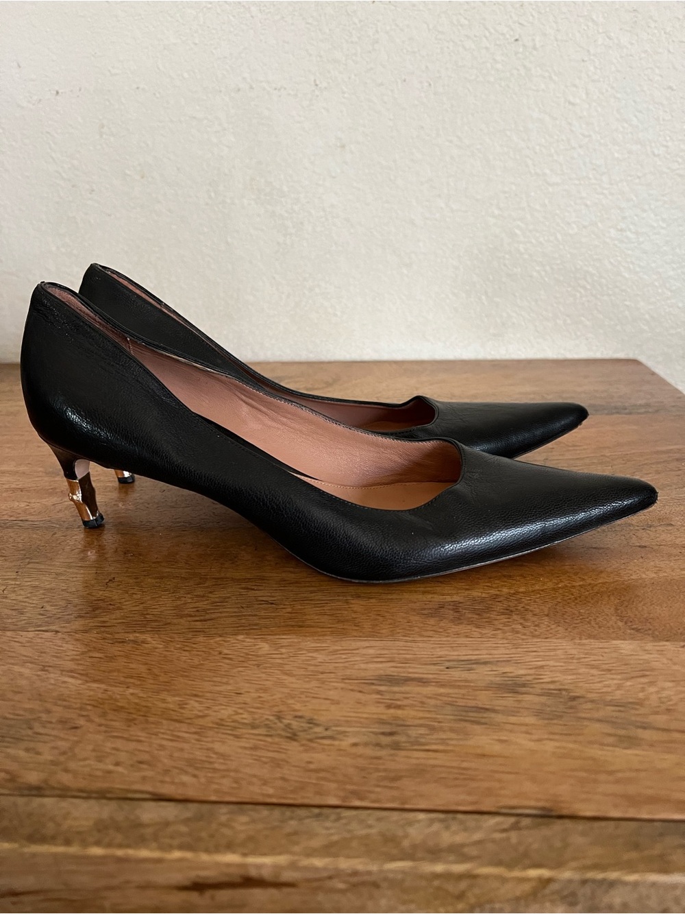 Gucci Black Leather Pointed Toe Kitten Heel Pump Size 9B